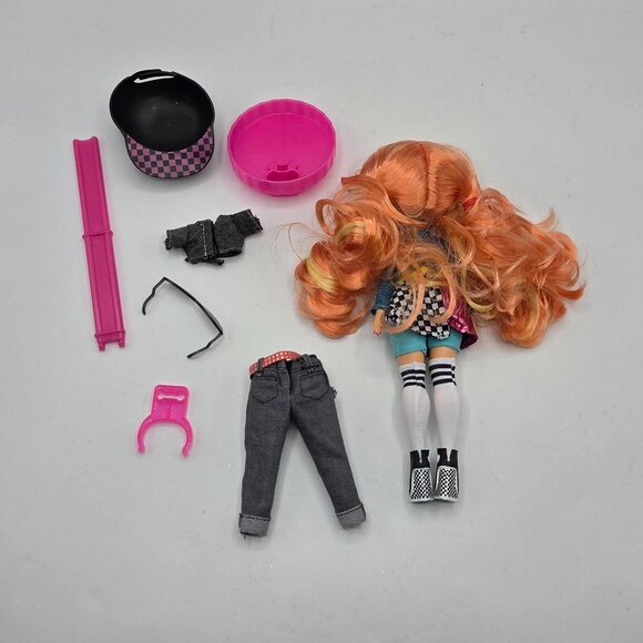 LOL Surprise OMG Skatepark Q.T. Fashion Doll With Accessories & Hat - Picture 6 of 6
